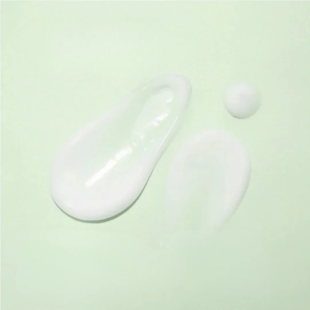 Green Tea Fresh Sunscreen - 45 ml - Image 2