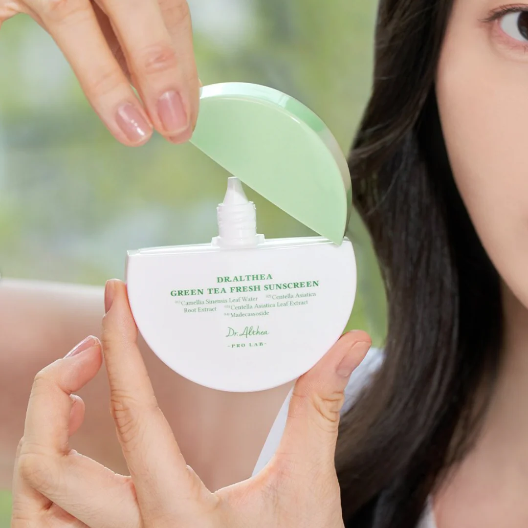 Green Tea Fresh Sunscreen - 45 ml - Image 3